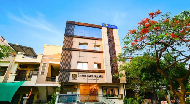 Shree Ram Palace and Restaurant by OYO Rooms, Забронировать Отель Отели штата Махараштры 3 звезды, 3*
