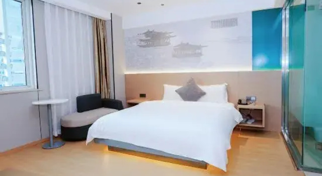 Люкс Business ELONG ruiyun Hotel (Yancheng International Exhibition Center)