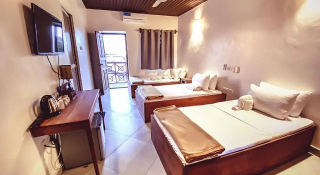 Трёхместный номер Standard Smiles Stone Town Hotel