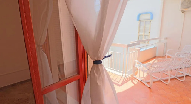 Central Apartment with Wi-Fi, Air Conditioning & Balcony with Sea View; Garage