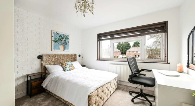 Windsor 5-bed House - Stroll to Castle - Sleeps 13, Book Feriehus Windsor Berkshire