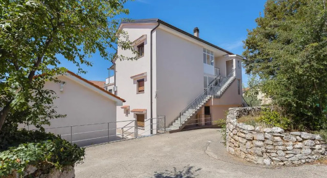 Romeo & Juliet Apartment