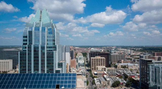 Четырёхместный номер Standard с красивым видом из окна JW Marriott Austin