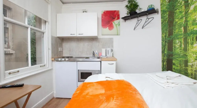 Cosy Studio in the Heart of Trendy Kemptown, Забронировать Апартаменты/квартира Кемптаун Брайтон-энд-Хов, рядом с Ипподром Брайтона