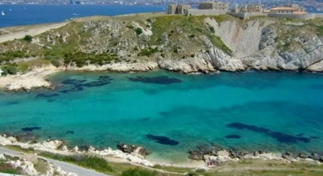 Location studio mer, île du Frioul, Marseille, Забронировать Апартаменты/квартира Иль-дю-Фриуль Буш-дю-Рон