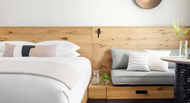 Двухместный номер Standard с видом на бассейн Hotel Indigo Grand Cayman by IHG