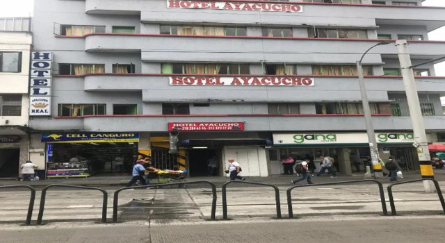 Hotel Ayacucho Real, Foglalás Szálloda Szállodák Guayaquil medencével, Uszoda