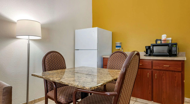 Kahden hengen Sviitti Quality Inn Zephyrhills - Dade City