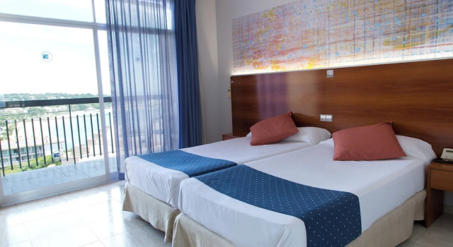 Двухместный номер Standard с балконом и с видом на океан GHT SAgaró Mar Hotel