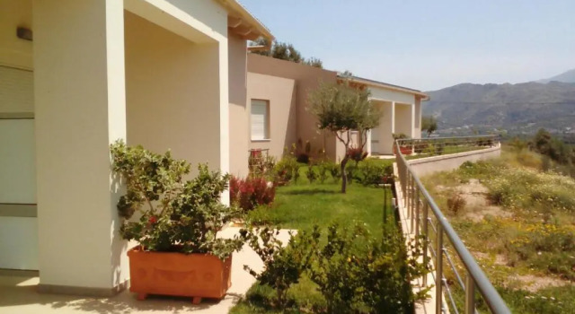 Апартаменты Aksos Suites Accessible Accommodation