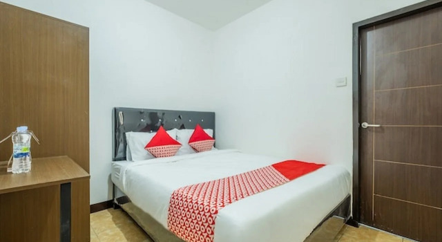 OYO 1460 Anyelir Residence, Book Hotel North Cirebon West Java