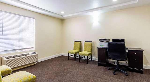 Номер Standard Econo Lodge Inn & Suites