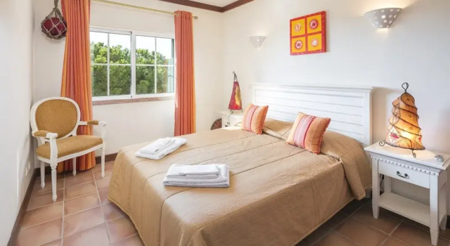 Apartment Near Praia de Benagil Beach, Забронировать Апартаменты/квартира Отели Карвоэйру с парковкой, рядом с Пешеходный маршрут Sete Vales Suspensos, Парковка
