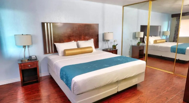 Люкс Sunrise Inn Point Loma