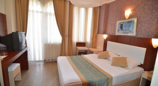 Двухместный номер Standard с балконом Cıtrus Plaza Hotel