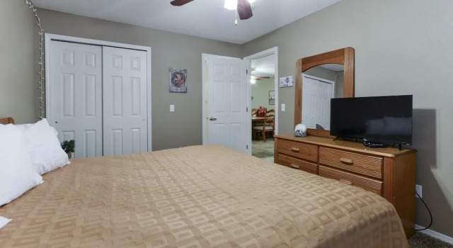 Country Getaway Condo, Забронировать Отель Отели Table Rock Lake с парковкой, Парковка