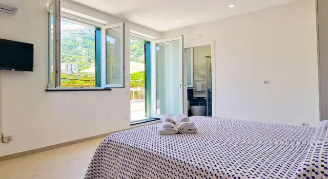 Villa in Lemon Grove With Sea Views & Sea Breeze, Забронировать Вилла Виллы Минори, Вилла