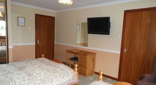 Трёхместный семейный номер Standard Цокольный этаж Hillview Park
