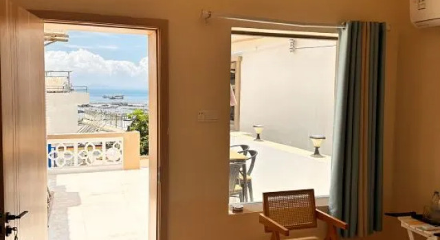 Люкс с 3 комнатами с видом на море Zhuhai Guishan Island Catch Sea House B&B