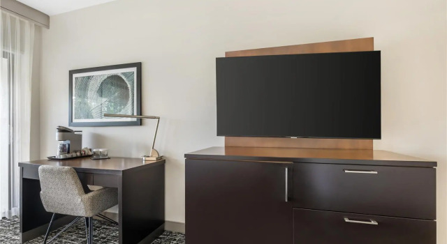 Четырёхместный номер Standard с балконом Doubletree by Hilton Hotel Williamsburg