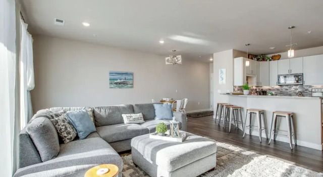 Modern South Pier Condo on Sheboygan River!, Забронировать Отель Шебойган Висконсин, рядом с Детский музей