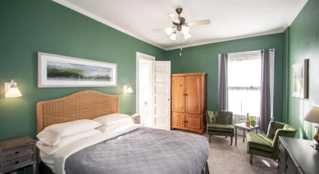 Номер Deluxe Looking Glass Inn