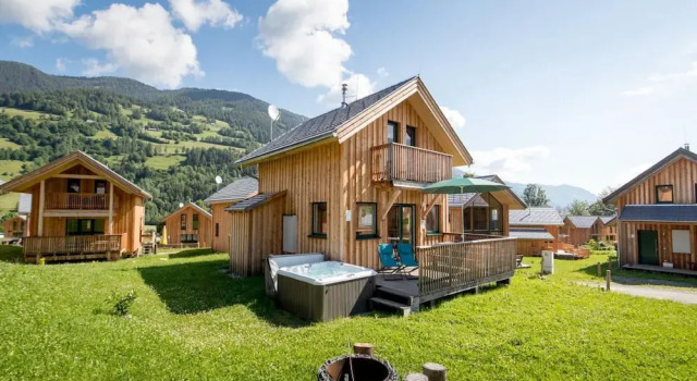 Шале Attractive Chalet With hot tub