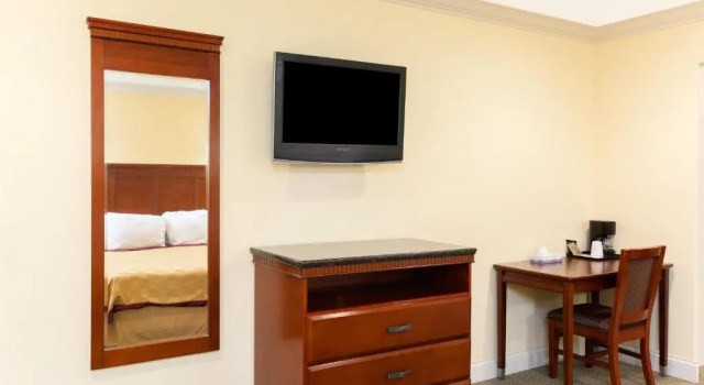Номер Travelodge by Wyndham Brea