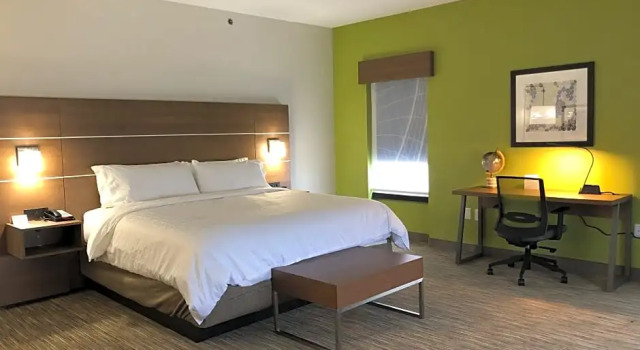 Двухместный люкс Executive Holiday Inn Express & Suites Franklin KY by IHG
