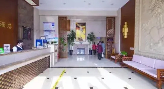 Longkou Zhonglai Business Hotel, Prenota Hotel Hotel a Shandong con parcheggio, Parcheggio