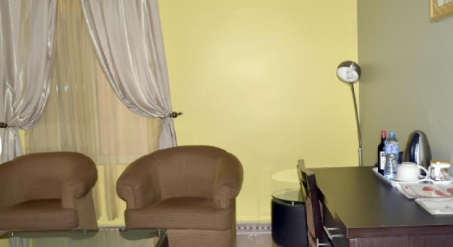 Suite Coronia Hotel