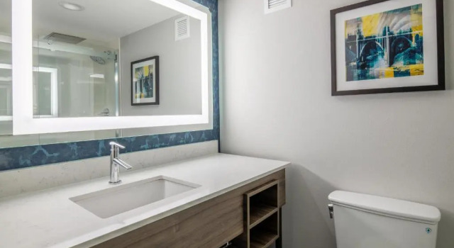 Двухместный полулюкс La Quinta Inn & Suites by Wyndham Spokane Downtown