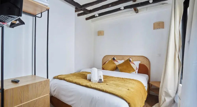 Apartment AC 2 Bedrooms Le Marais Beaubourg, Забронировать Апартаменты/квартира Париж Иль-де-Франс, рядом с Станция метро Rambuteau