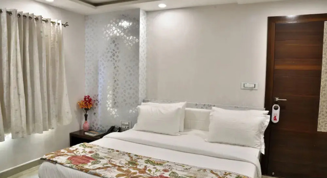 Двухместный номер Deluxe с балконом Marigold Inn- Homestay