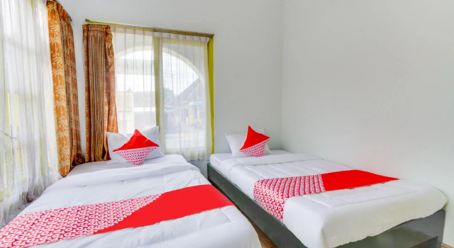 Standard room Orange inn RedPartner Madiun