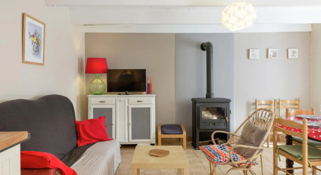 Beautiful House With Modern Interior, 25mins From the Beach in Brittany, Rezerwuj Hotel Plouneventer Bretania