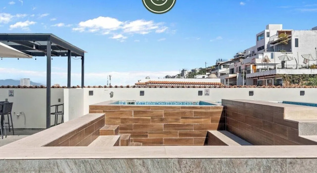 Restored Historic 2 BR Condo in Downtown - Pool, Rezerwuj Apartament Apartamenty w Jalisco, Apartament
