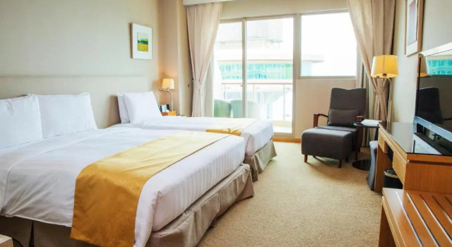 Standard- tredobbelt værelse med altan med havudsigt H Resort
