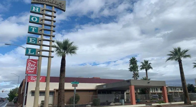 Полулюкс Red Roof Inn Tucson Downtown - University