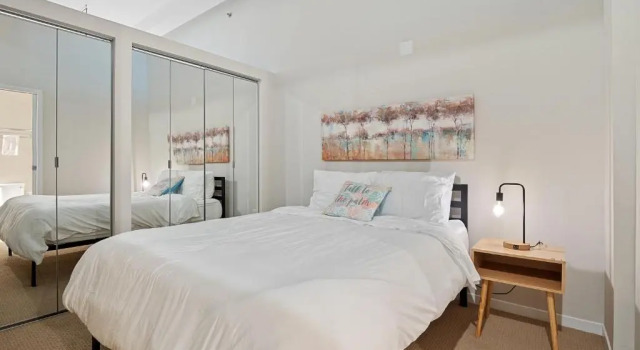 Heart of Downtown with Amazing Amenities steps from Nightlife 503