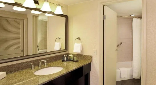 Номер Standard Embassy Suites by Hilton Deerfield Beach Resort & Spa