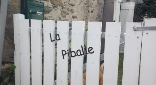 House Maison en pierre avec jardin à kervilahouen à 1500 m de la plage de vazen