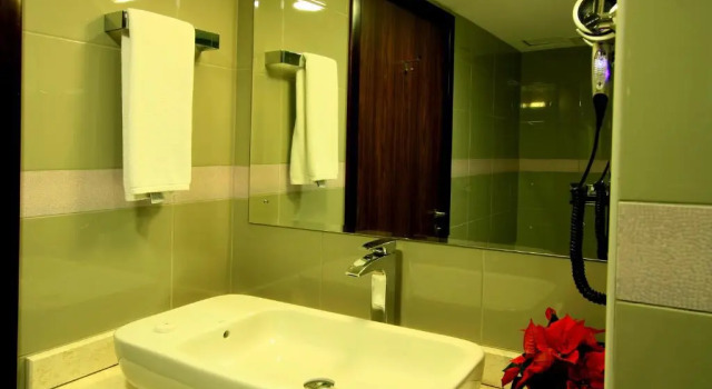 Suite Sohar Beach Hotel