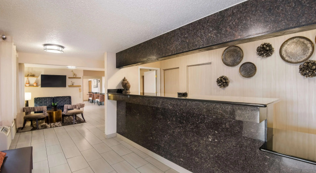 Best Western Mount Pleasant Inn, Prenota Hotel Mount Pleasant Iowa