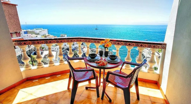 Апартаменты FRONT LiNE OCEAN ViEW 2BeD Wi-Fi YOUR HOLiDAY HOME