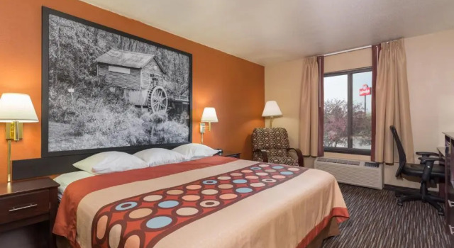 Номер Standard Super 8 by Wyndham Germantown/Milwaukee