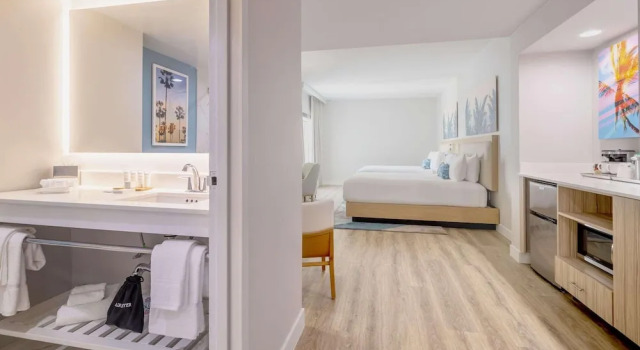 Двухместный полулюкс Radisson Resort Miami Beach