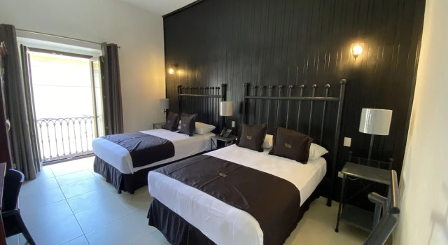 Четырёхместный номер Superior с видом на город Hotel Plata Condesa