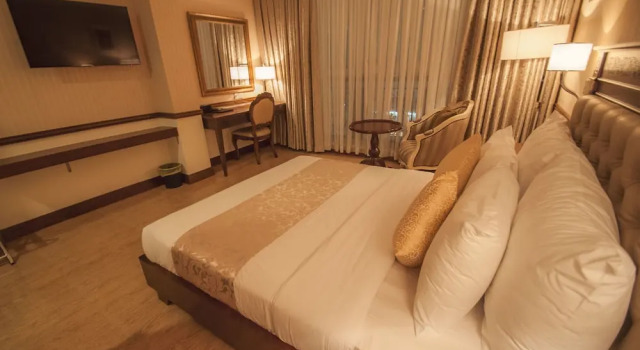 Двухместный номер Deluxe Central Hotel & Residences Swimming Pool