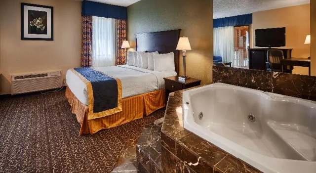 Двухместный люкс с балконом Best Western Richland Inn Mansfield